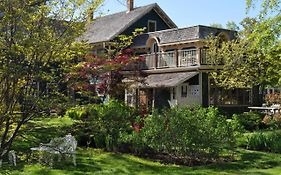 Holman'S Heritage Suites